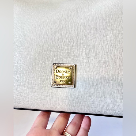 Dooney & Bourke Creamy White Leather Hobo Shoulder Bag - Picture 5 of 12